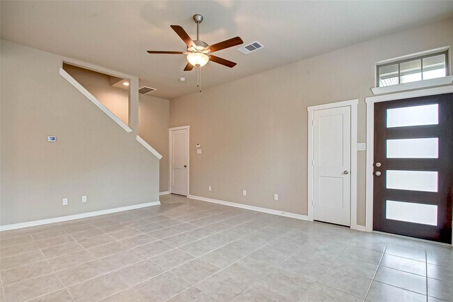 Foto del edificio - 332 N Spotted Fern Dr
