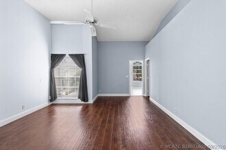 Building Photo - 5423 Grand Park Pl