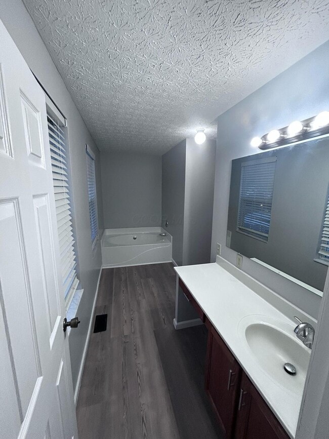 Building Photo - 6729 Kristins Cove Ln