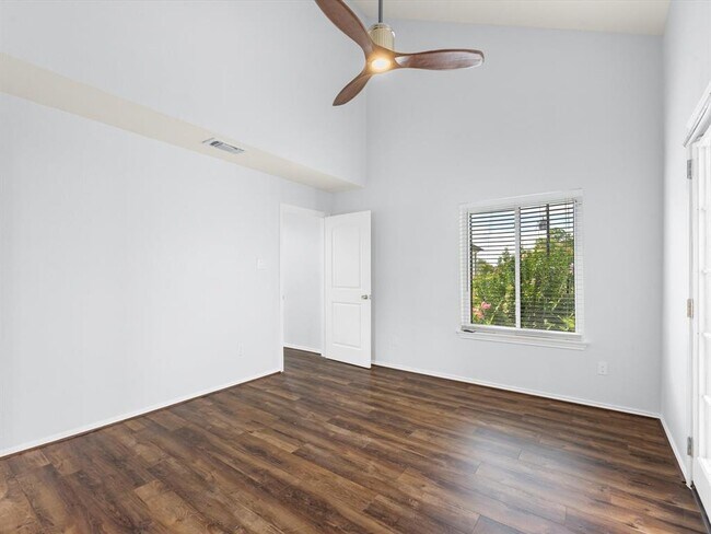 Building Photo - 2023 Gentryside Dr