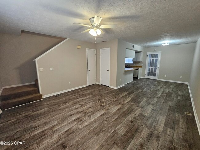 Foto del edificio - 6405 Lenawee St