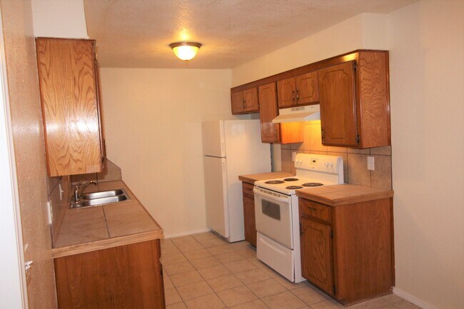 Foto del edificio - 1707-09 Jennifer Circle