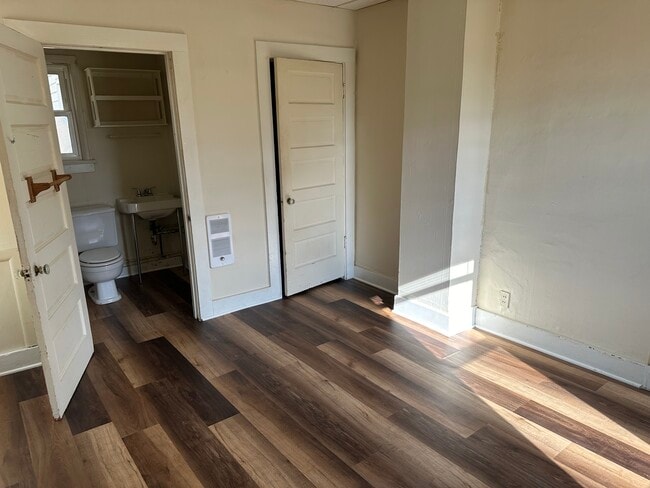 Foto del edificio - 310 Edward St.