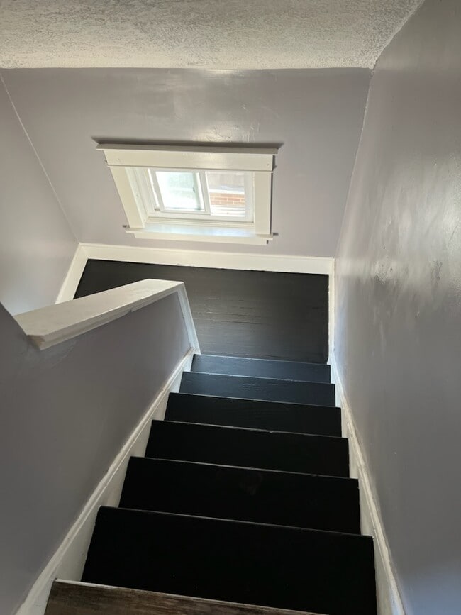 Pasillo - 3808 W 8th St