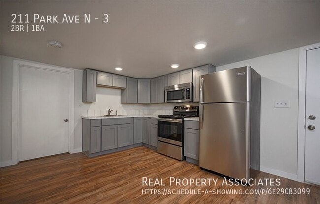 Building Photo - 211 Park Ave N