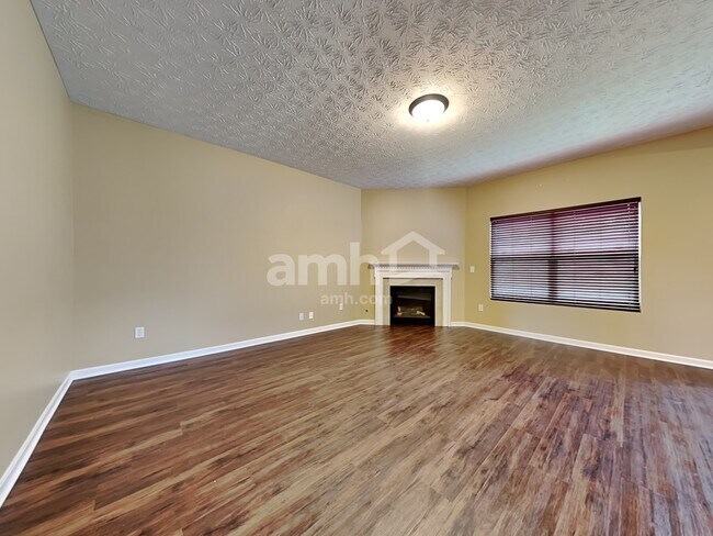 Foto del edificio - 1629 Curry Branch Dr
