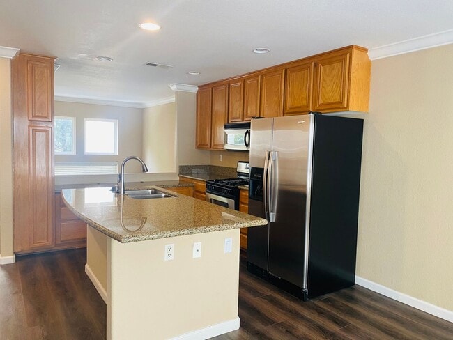 Foto del edificio - Move In Ready! 2 bedrooms 2.5 bath Townhom...