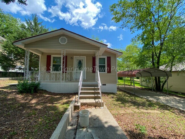 Foto del edificio - Charming Newly Remodeled 2-Bedroom Home fo...