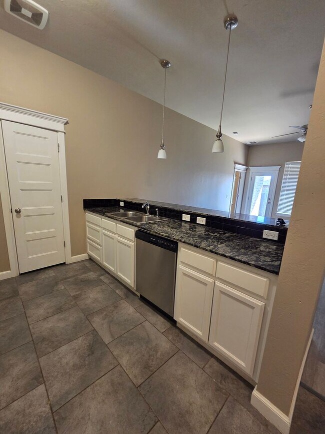 Foto del edificio - HOME FOR THE HOLIDAYS