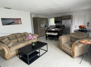 Building Photo - 38 Silver Springs Dr