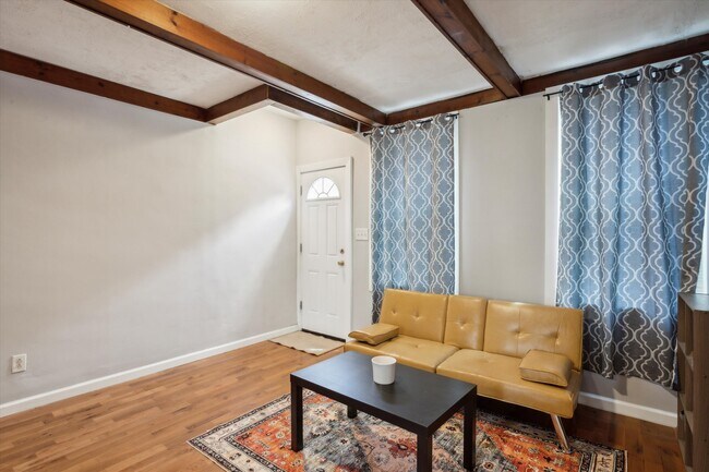 Foto del edificio - 1338 S Hollywood St
