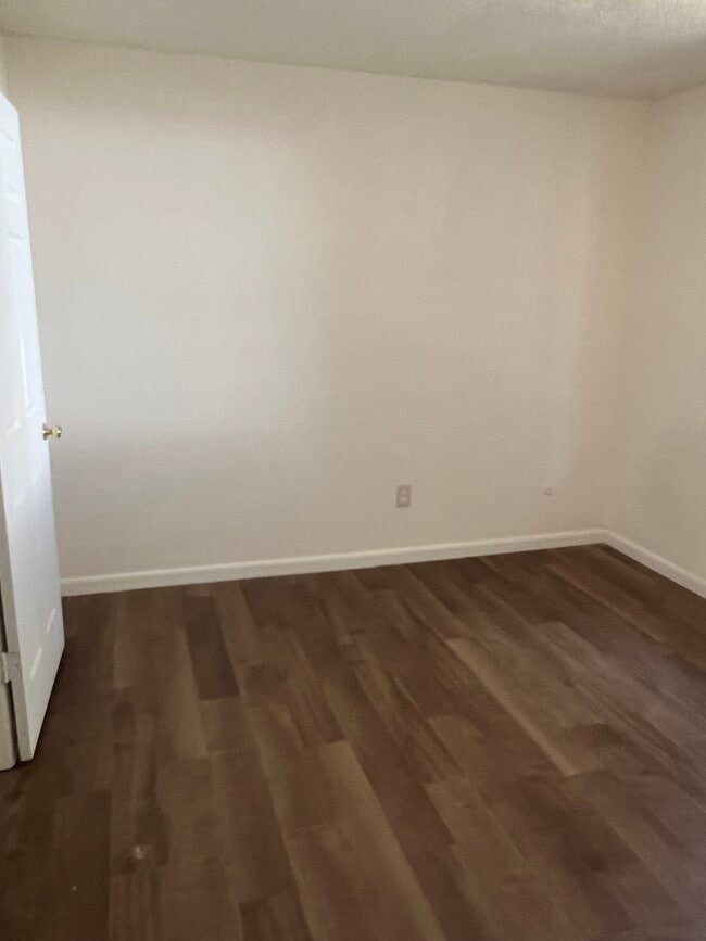 Building Photo - 217 Eula Dr