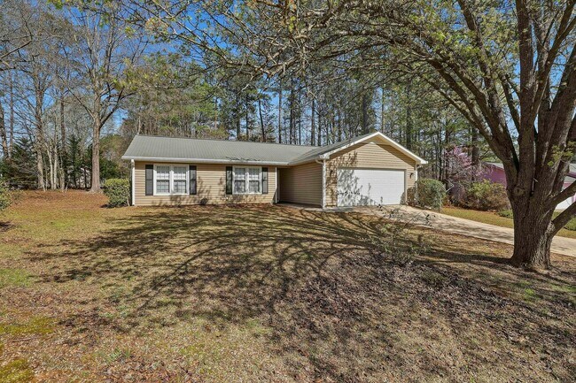 Building Photo - 3/2 PTC Ranch. Updated house on Corner Lot in Starr's Mill District.