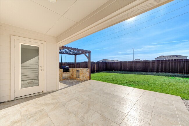 Building Photo - 21335 Hendricks Holw Ln