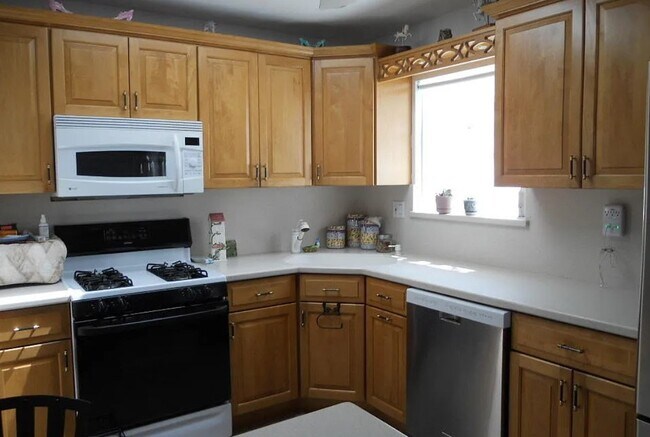 Foto del edificio - 19 Berglund Ave