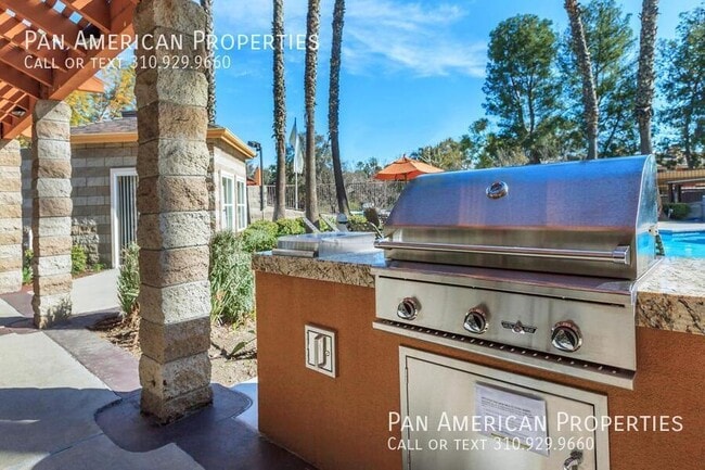 Building Photo - 26110 Laguna Ct