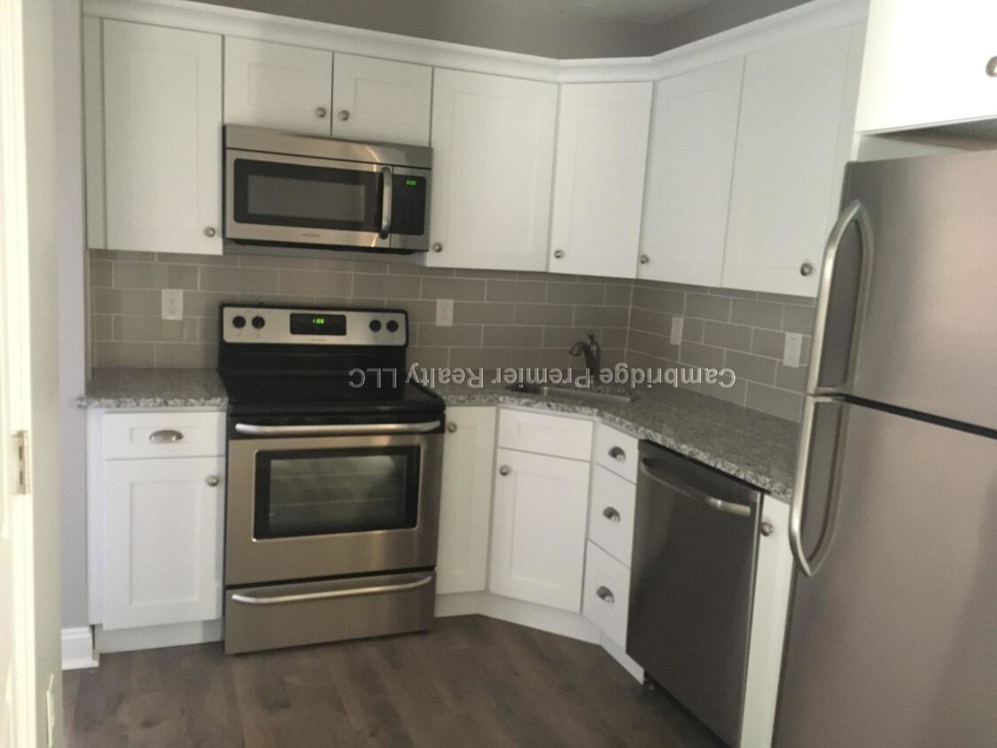 Foto principal - 93 Second St