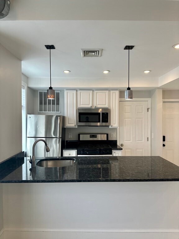 Foto principal - 252 Maverick St