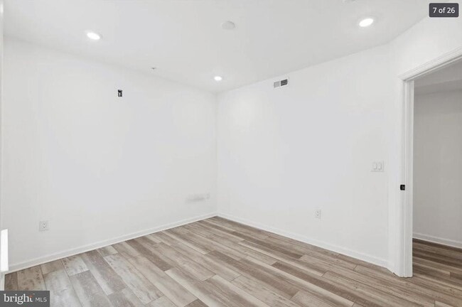 Building Photo - 890 N 42nd St