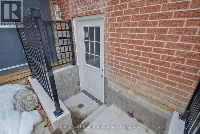 Building Photo - 6357 Neuchatel Rd