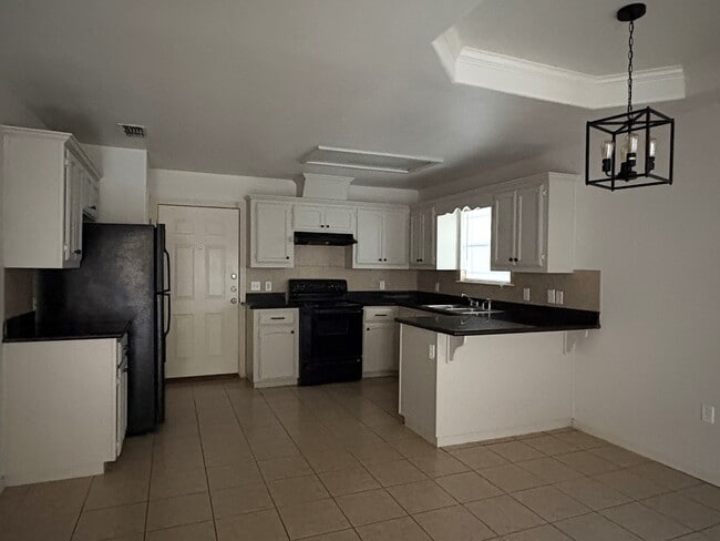 Building Photo - 1303 E Coyote St