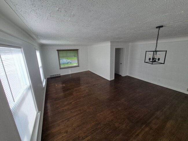 Building Photo - 2038 Copeman Blvd