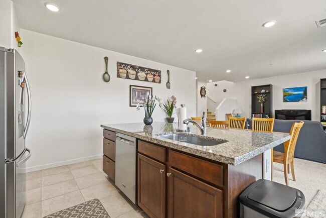 Foto del edificio - 4928 Black Falcon Way