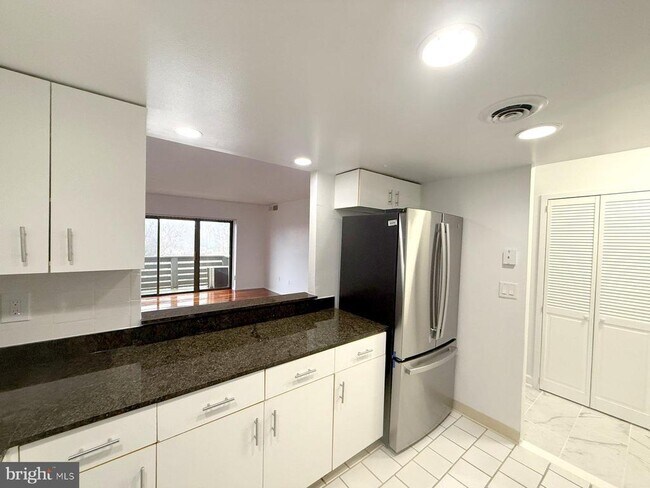 Foto del edificio - 606 Cooper Landing Rd