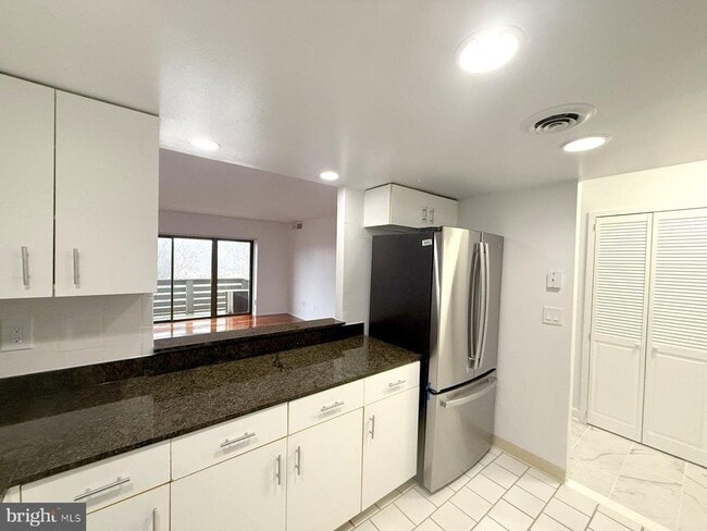 Building Photo - 606 Cooper Landing Rd