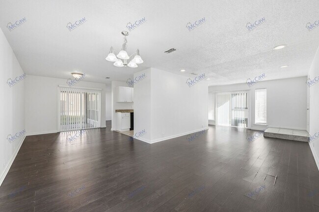 Foto del edificio - 1736 Brown Trail