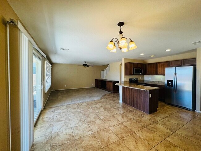 Building Photo - 4 bedroom home