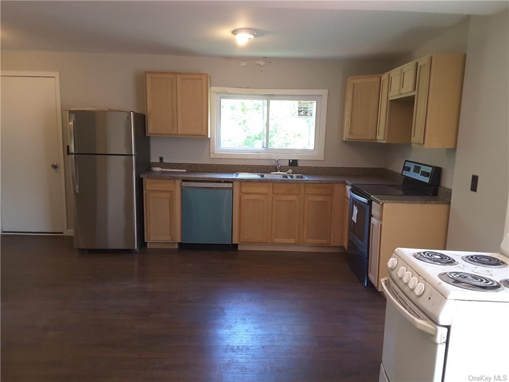 365 Ridge Rd, Woodbury, NY 10930 House Rental in Woodbury, NY