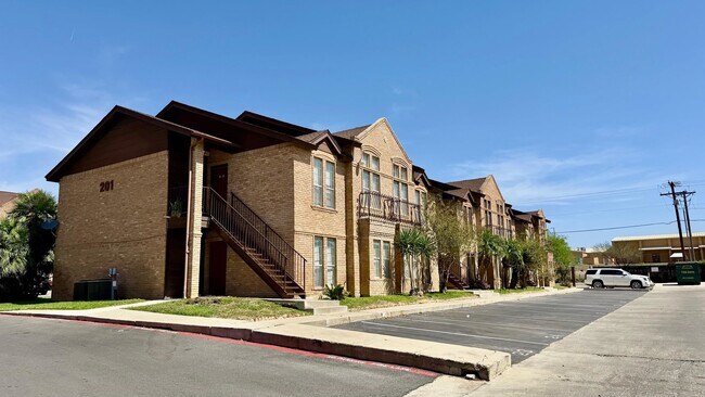 Foto del edificio - 201 Martingale