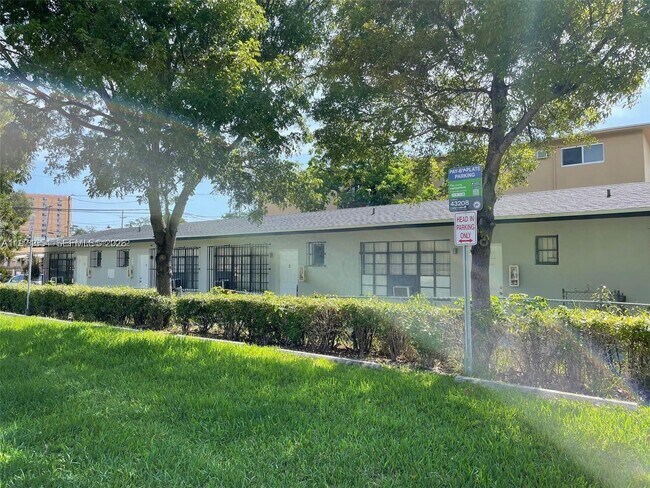 Foto del edificio - 1346 NW 6th St