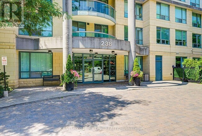 Photo du bâtiment - 238-1238 Doris Ave