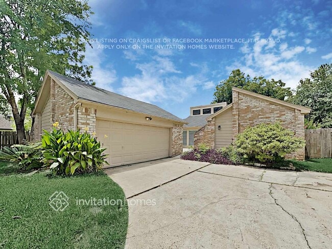 Building Photo - 13414 Pantano Dr