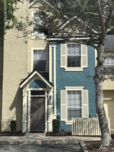 Building Photo - 13703 Richmond Park Dr N