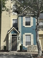 Building Photo - 13703 Richmond Park Dr N