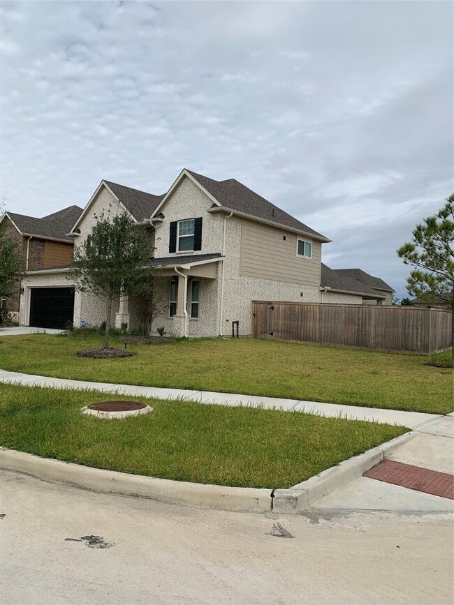 Building Photo - 8702 Jasper Lake Dr