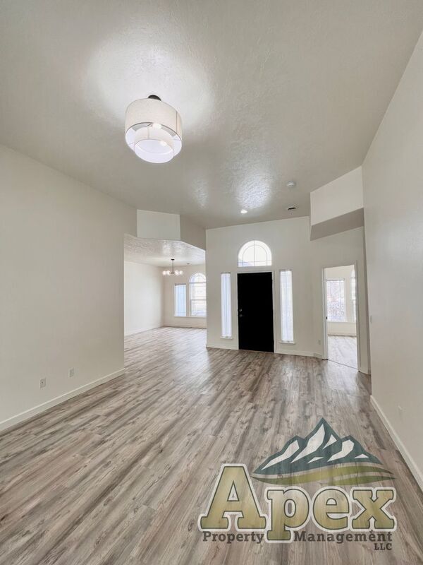 Building Photo - 12551 W Hidden Valley Dr