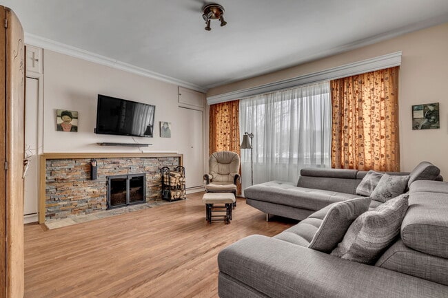 Photo du bâtiment - 2391 Boul Laurier