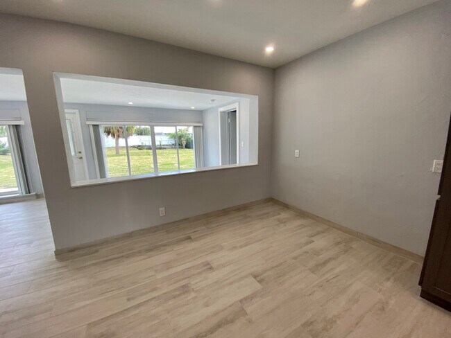 Foto del edificio - 228 Codrington Dr