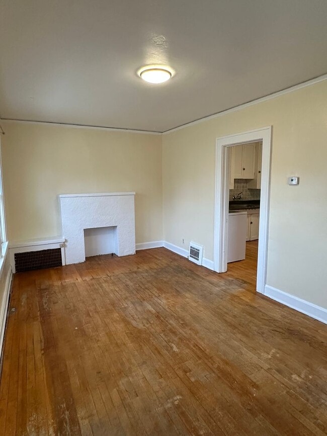 Building Photo - 1312/1316 Duplex