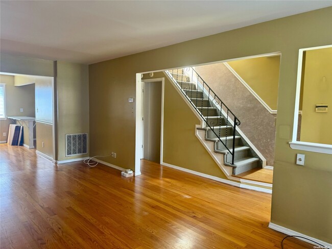 Foto del edificio - 62 Town House Dr
