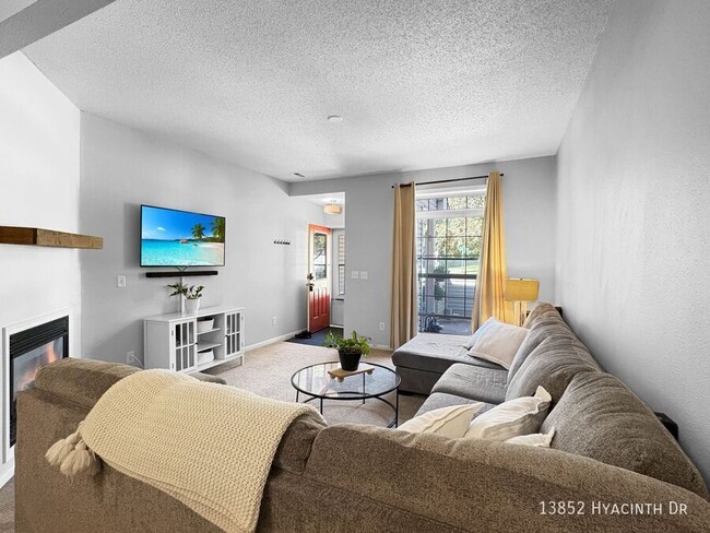 Foto del edificio - 13852 Hyacinth Dr
