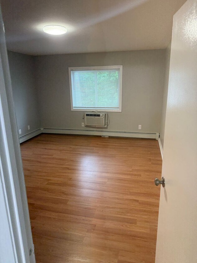 Foto del edificio - Spacious 1 Bed - 1 Bath Apartment in Crans...