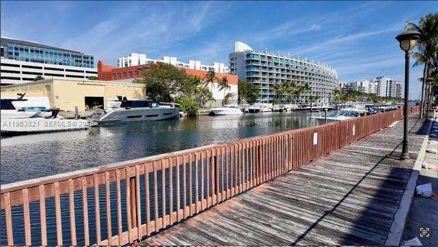 Foto del edificio - 2891 NE 185th St