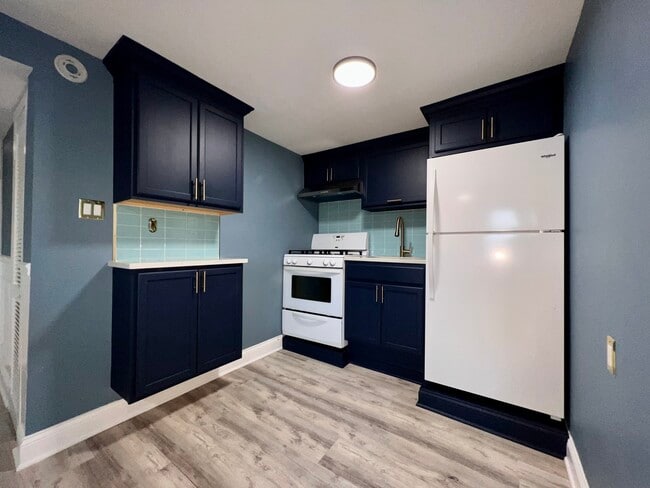 Building Photo - 1429 S 49th Ave