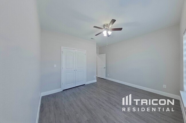 Foto del edificio - 1908 Carrington Dr