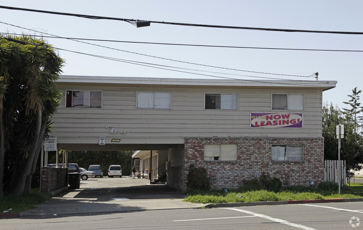 Building Photo - Moana Apartments